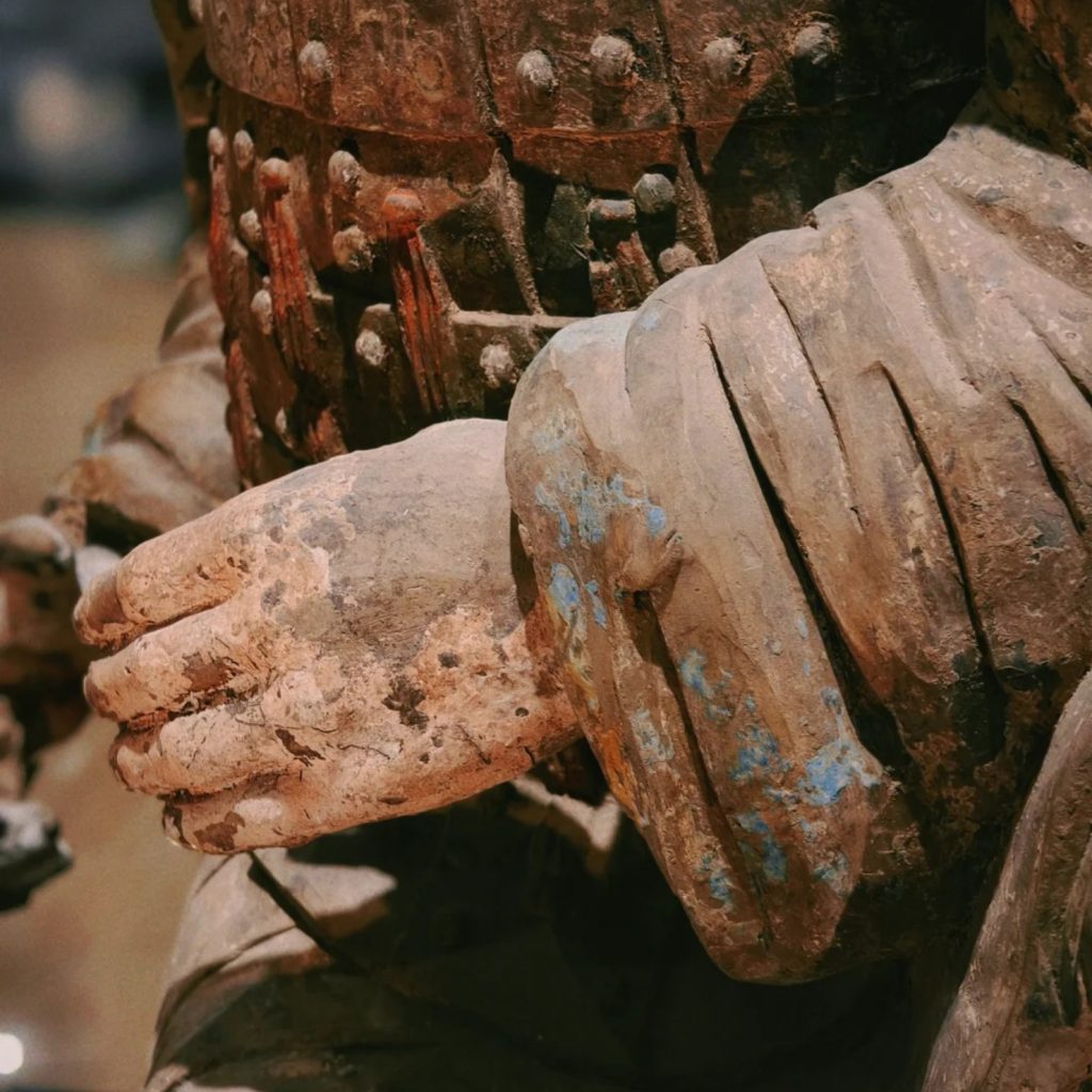 Blue residue on the cuffs of the Terracotta Warriors